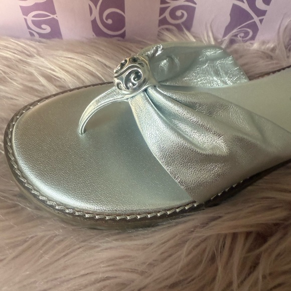 Brighton Silver Sandals Elegant Design - Picture 7 of 8